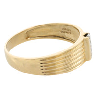 18 carat gold ring with diamonds