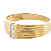18 carat gold ring with diamonds