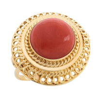 Vintage cabochon ring in 14 carat gold