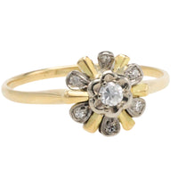 Vintage diamond cluster ring in 18 carat gold
