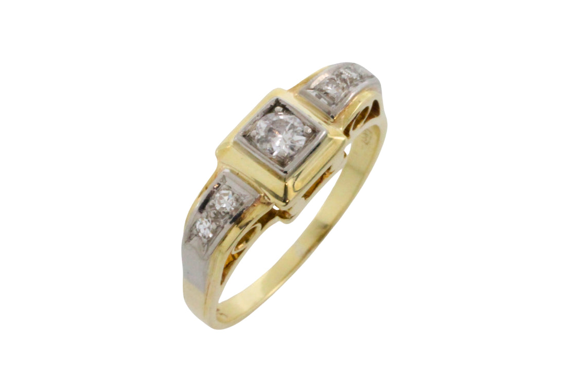 Vintage diamond ring in 14 carat gold