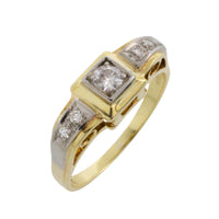 Vintage diamond ring in 14 carat gold