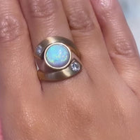 Opaal en diamanten ring in 14 karaats mat goud