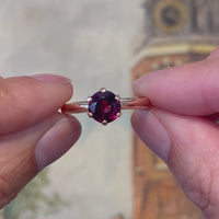 18 karaat gouden solitair ring met granaat
