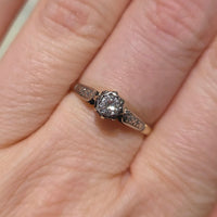 Vintage diamond ring in 18 carat gold