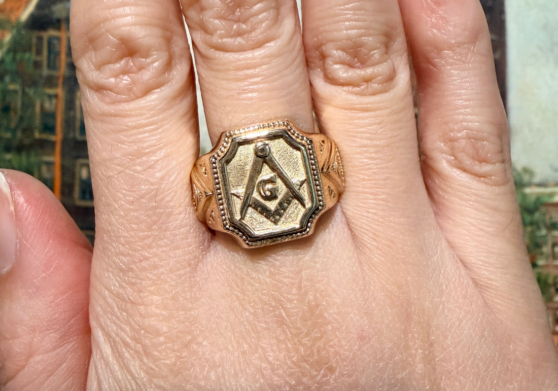 Vintage freemasons ring in 14 carat gold-gents rings-The Antique Ring Shop