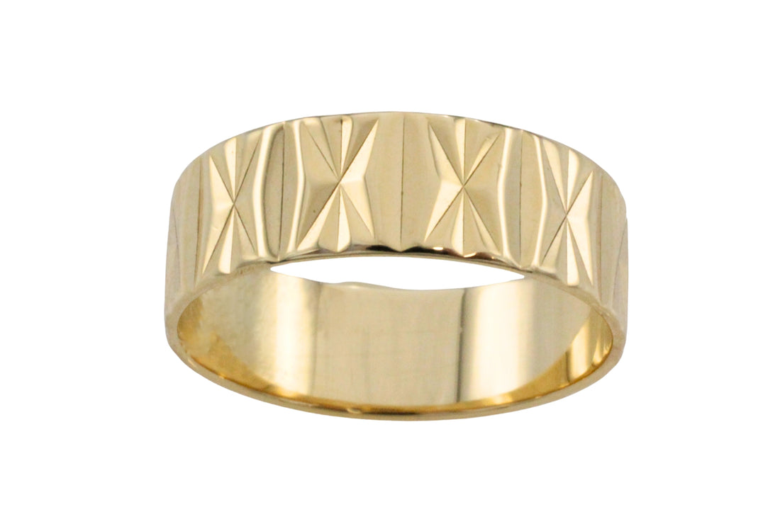 14 carat gold band with motif