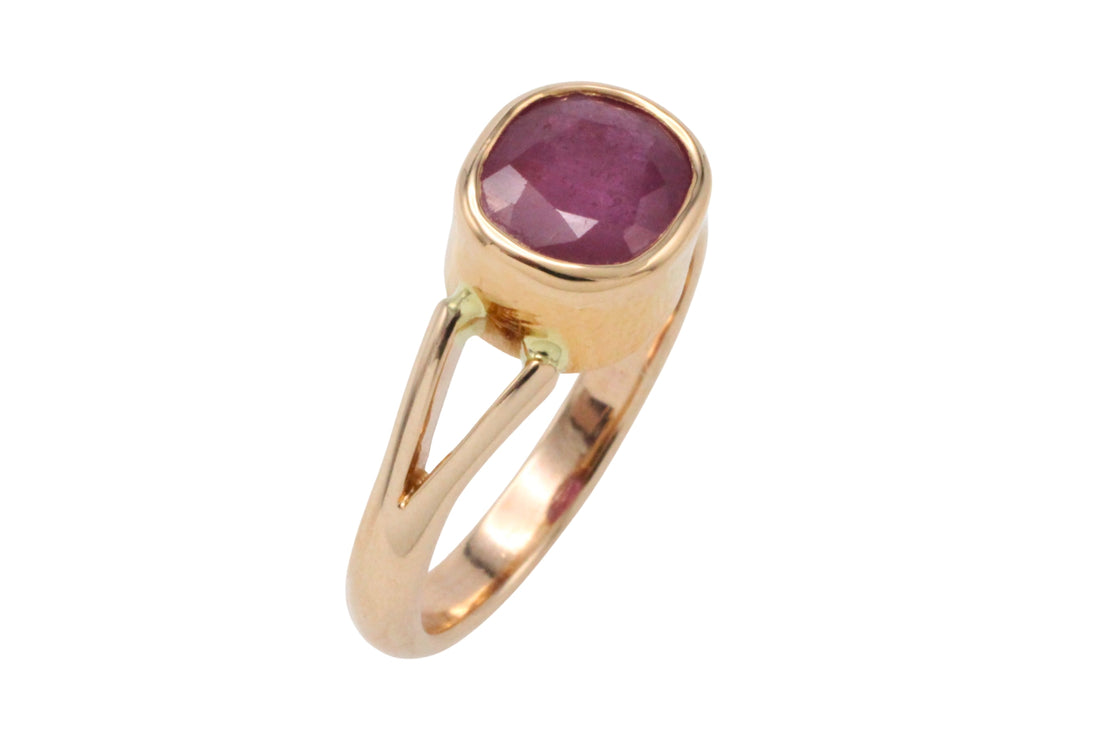 Ruby ring in 14 carat gold-Vintage Rings-The Antique Ring Shop