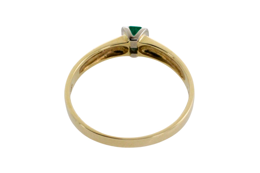 Emerald ring in 14 carat gold-Vintage Rings-The Antique Ring Shop