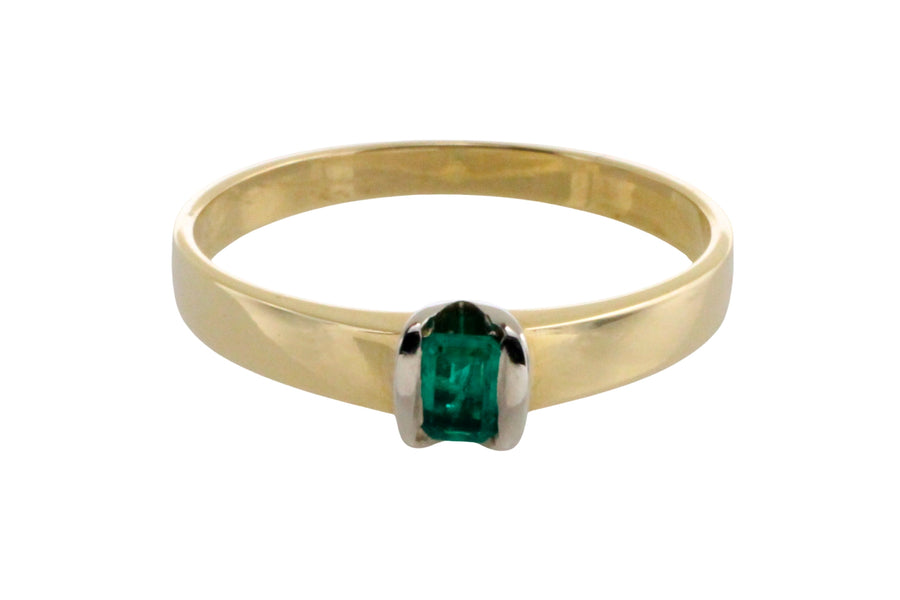 Emerald ring in 14 carat gold-Vintage Rings-The Antique Ring Shop