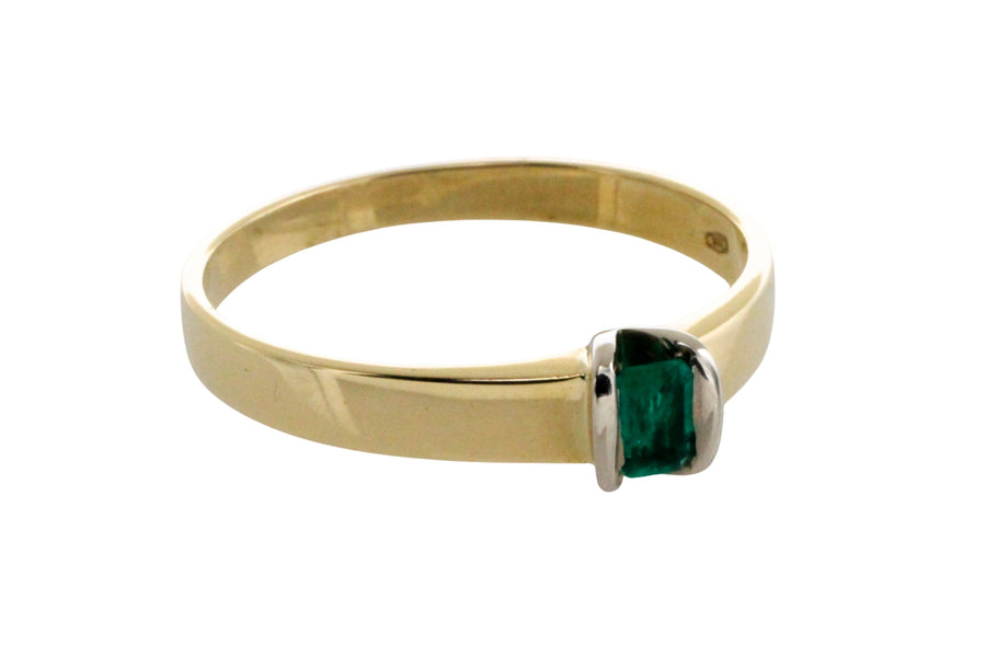 Emerald ring in 14 carat gold-Vintage Rings-The Antique Ring Shop