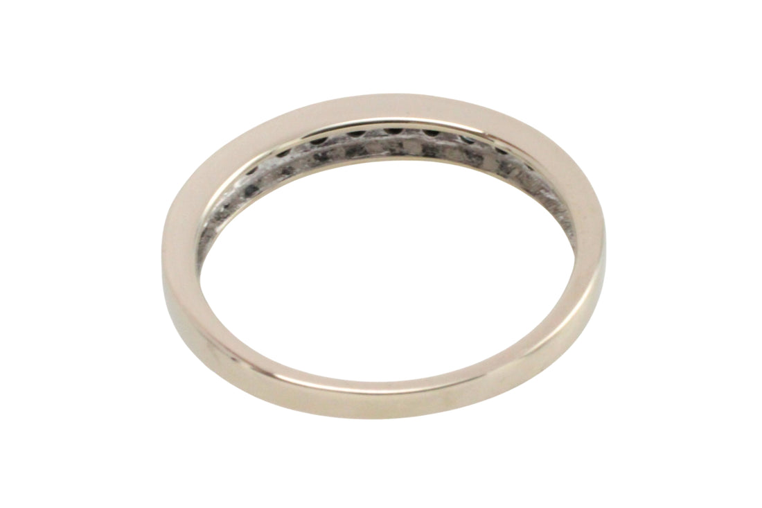 White gold ring with sapphires