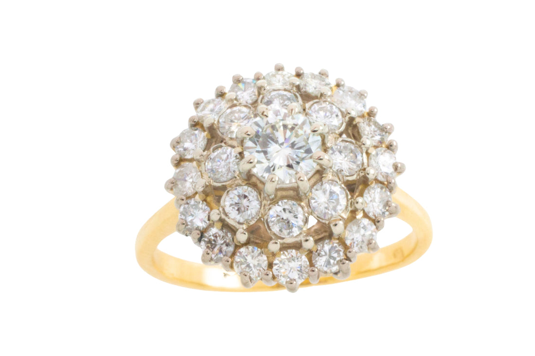Vinatge diamond cluster ring in 18 carat gold