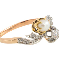 Pearl and diamond Toi et Moi ring in 18 carat gold
