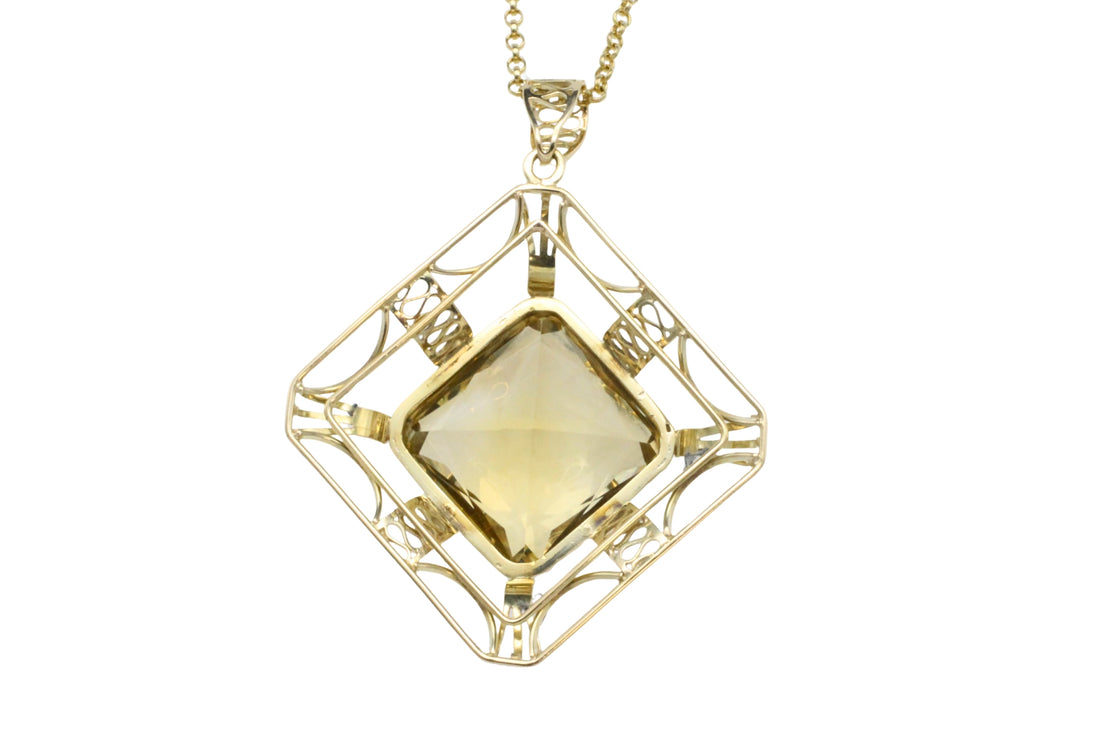 Vintage citrine pendant in 14 carat gold