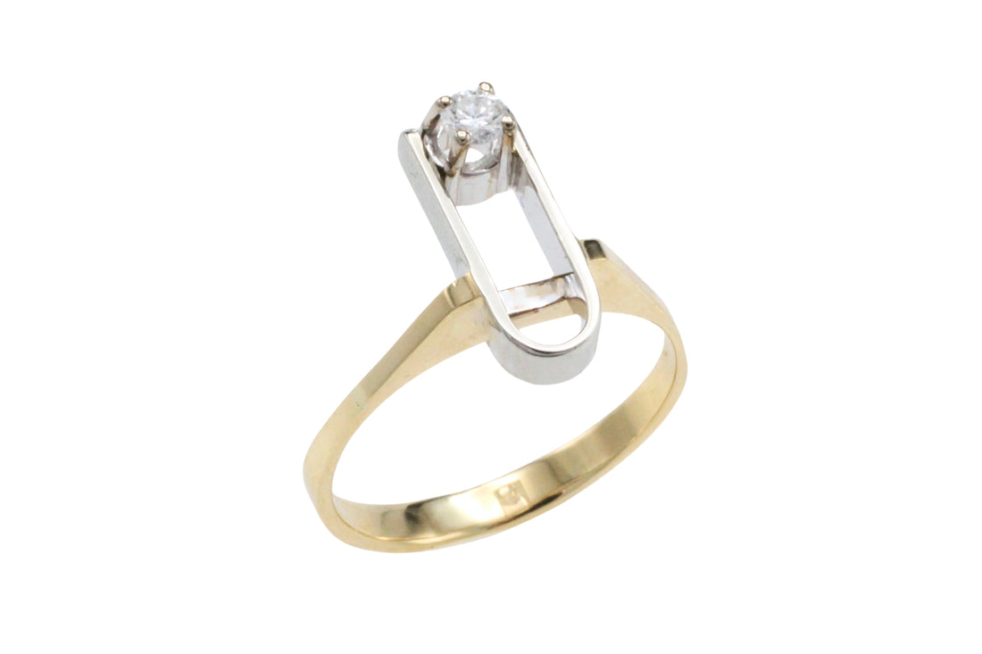 Diamond ring in yellow and white gold