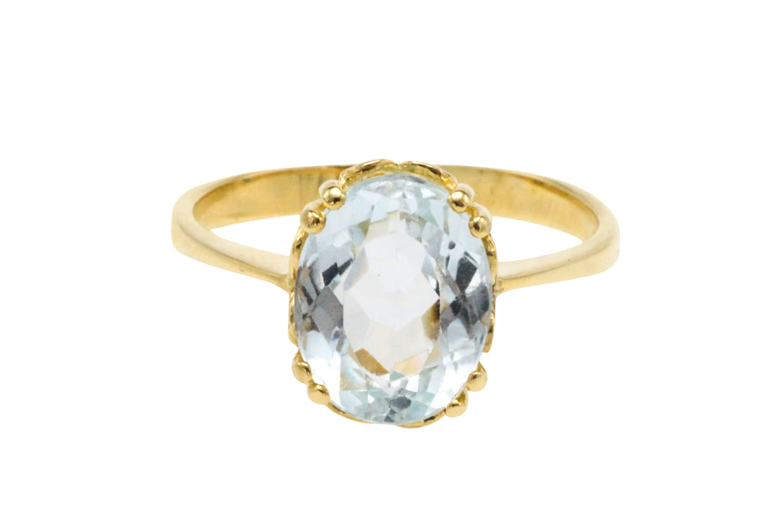 Aquamarine ring in 18 carat gold