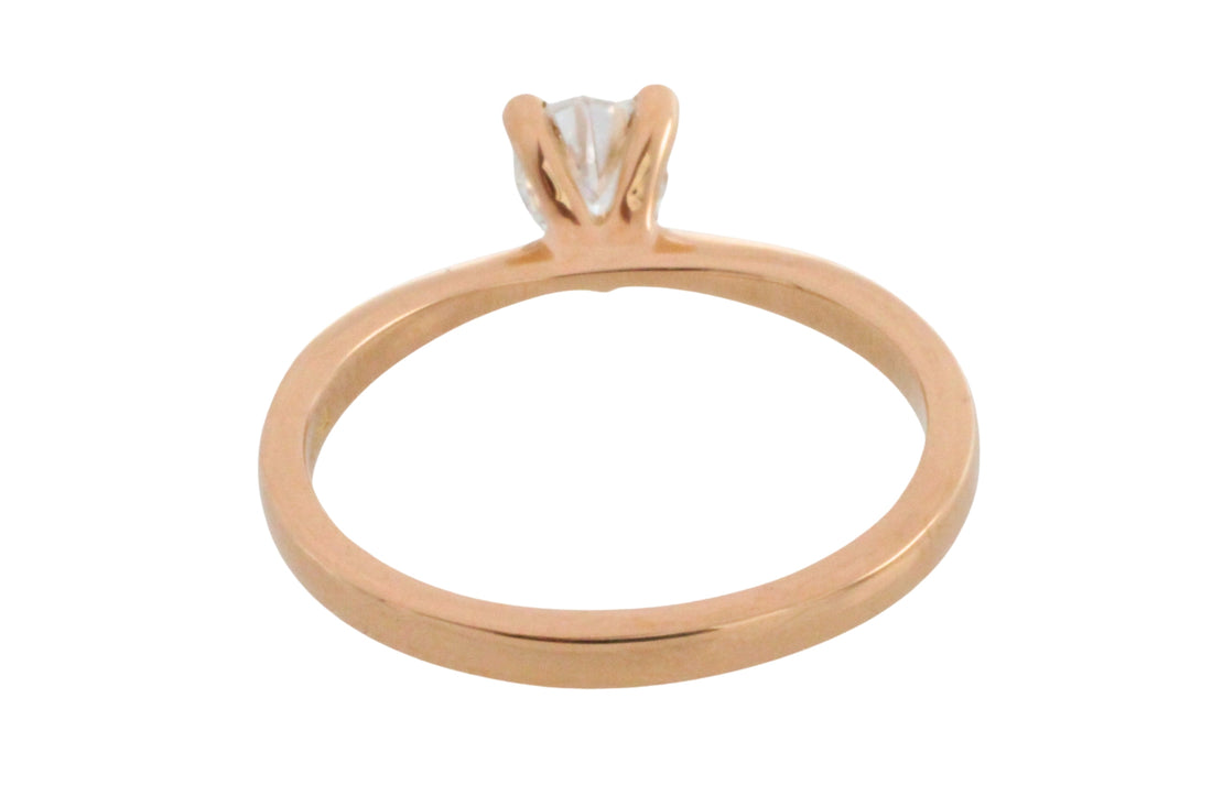 Pear cut diamond solitaire ring in 18 carat gold
