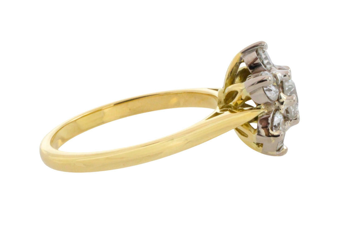 Vintage diamond cluster ring in 18 carat gold