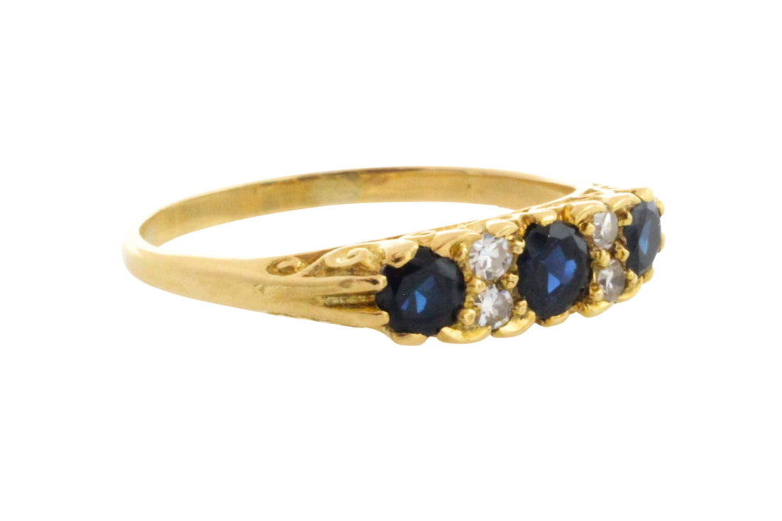 Sapphire and diamond ring in 18 carat gold