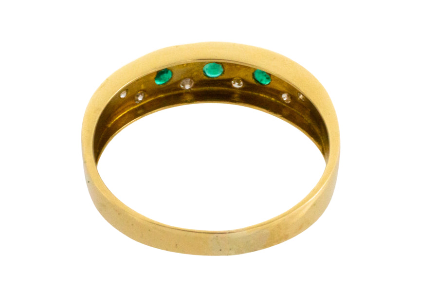 Emerald and diamond 18 carat gold ring-Vintage rings-The Antique Ring Shop