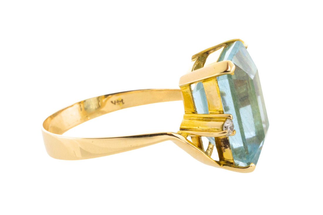 Aquamarine and diamond ring in 14 carat gold-Vintage Rings-The Antique Ring Shop