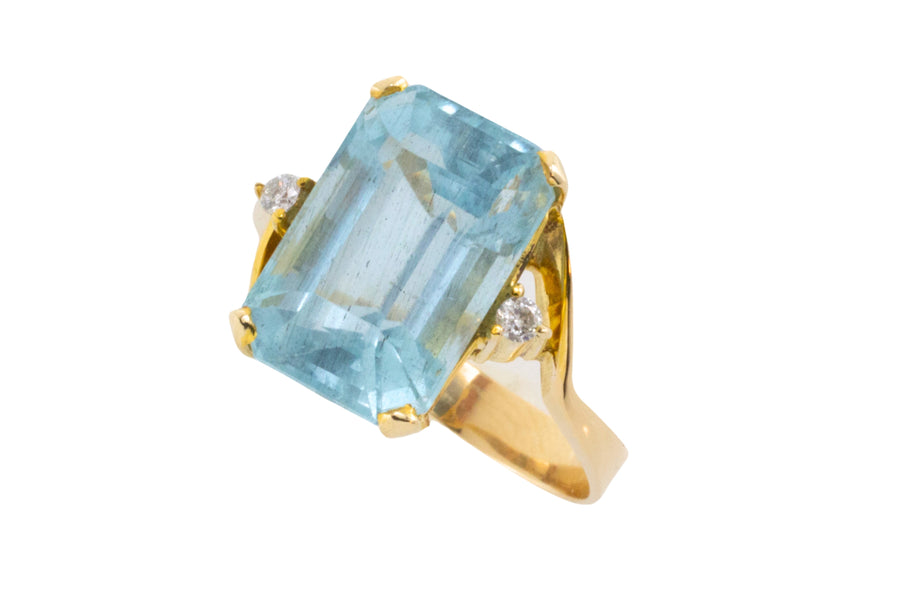 Aquamarine and diamond ring in 14 carat gold-Vintage Rings-The Antique Ring Shop