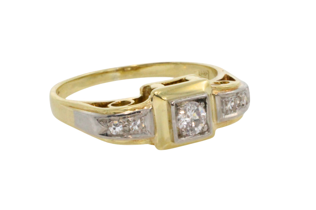 Vintage diamond ring in 14 carat gold