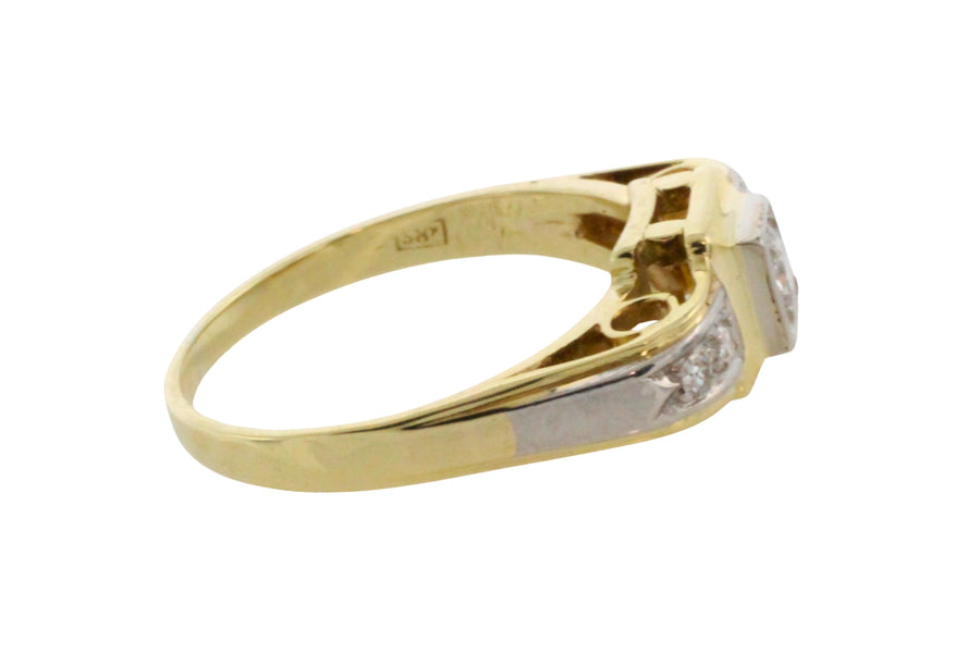 Vintage diamond ring in 14 carat gold