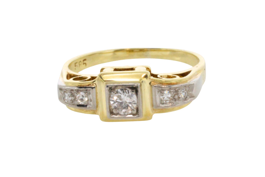 Vintage diamond ring in 14 carat gold