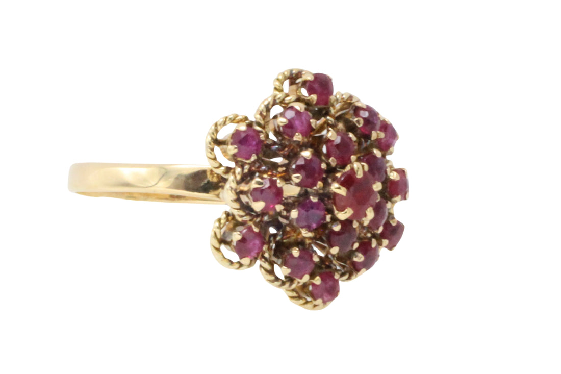 Ruby cluster ring in 18 carat gold