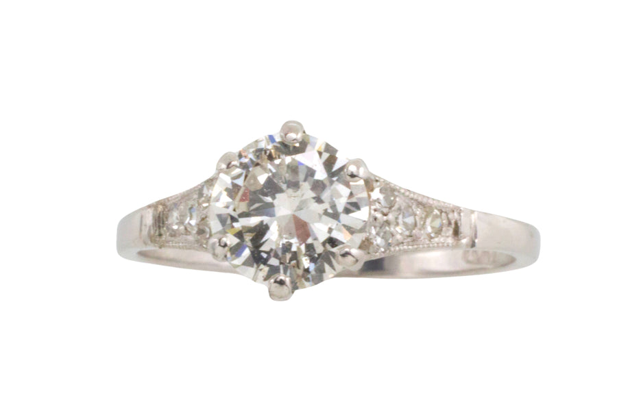 Vintage diamond ring in platinum