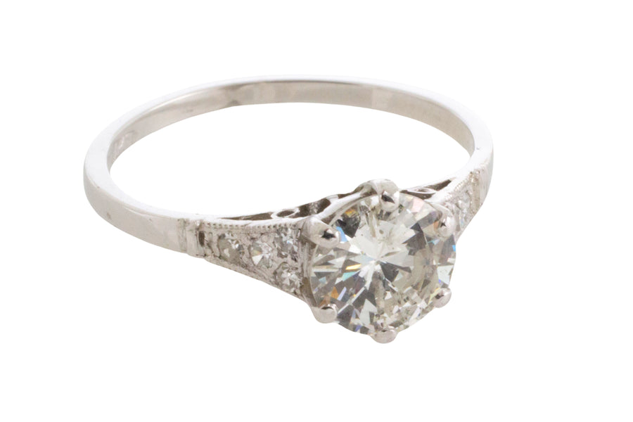 Vintage diamond ring in platinum