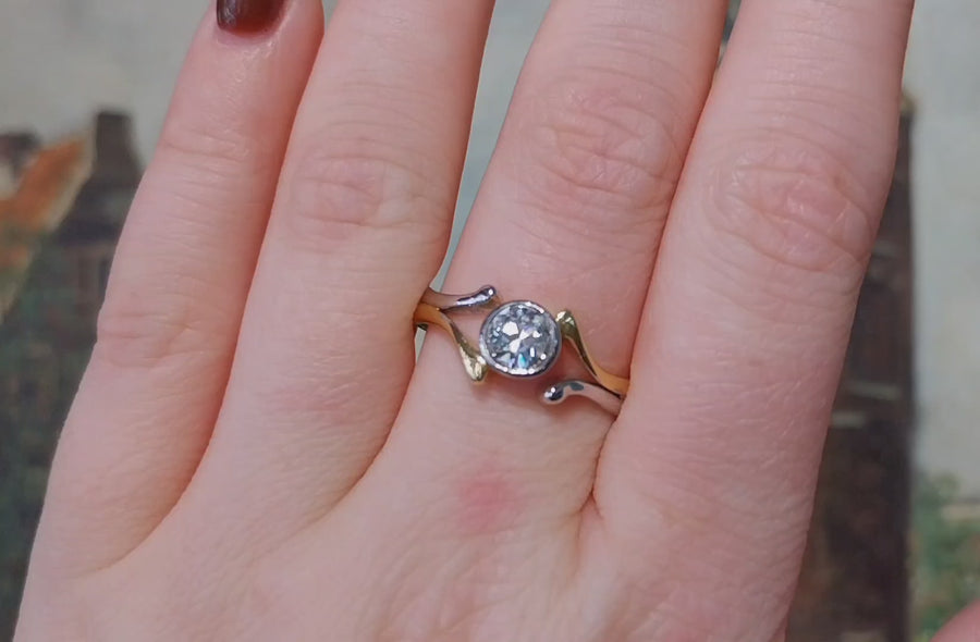 ​Oud geslepen diamanten solitair ring in wit en geel goud