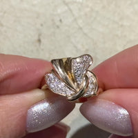 Diamanten strik ring in 14 karaat goud
