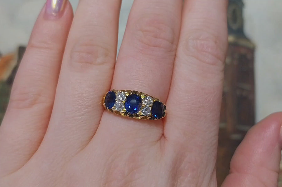 Victoriaanse saffieren en diamanten ring uit 1898