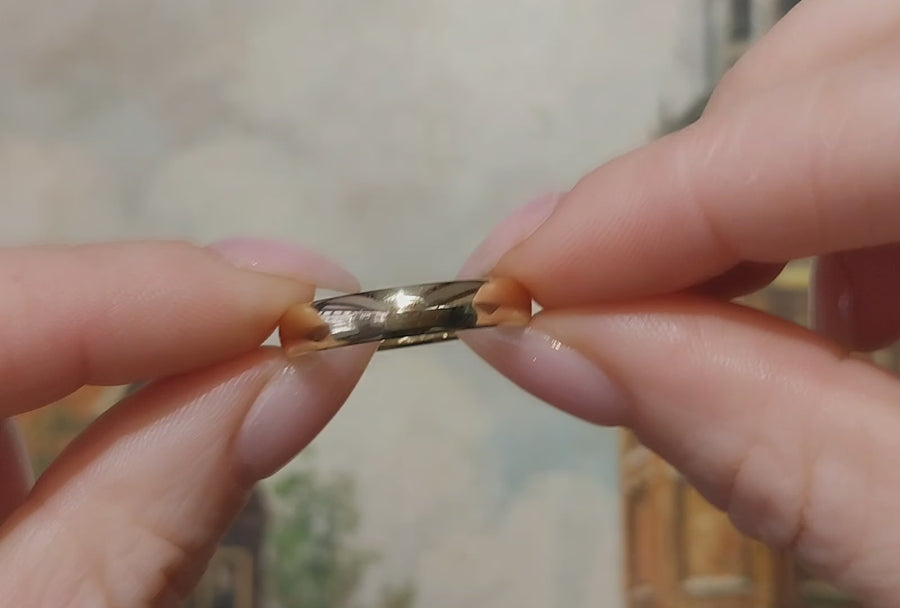 Vintage 14 carat gold wedding band