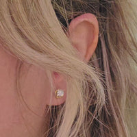 Vintage diamond studs in 14 carat gold