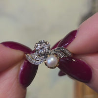 Pearl and diamond Toi et Moi ring in 18 carat gold