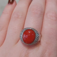 ​18 karaats witgouden cabochon ring met diamanten