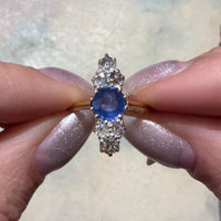 Victoriaanse ring met saffier en oud geslepen diamant