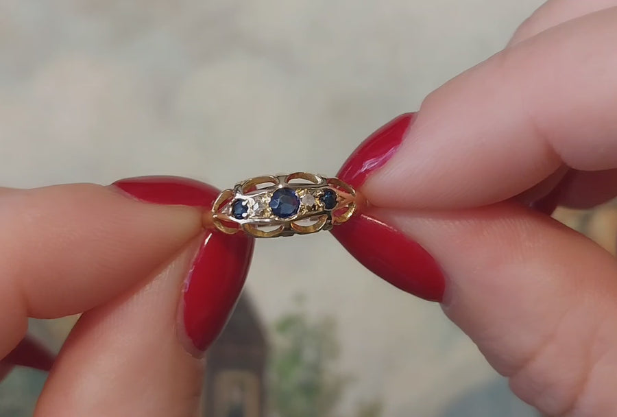 Antieke ring uit 1914 met saffier en roosdiamant