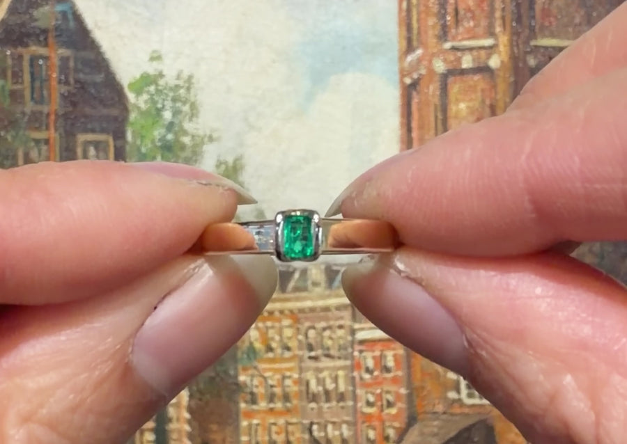 Emerald ring in 14 carat gold