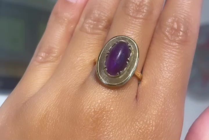 ​Cabochon amethist ring in 14 karaat goud