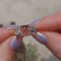 Vintage drie stenen toermalijn en diamanten ring