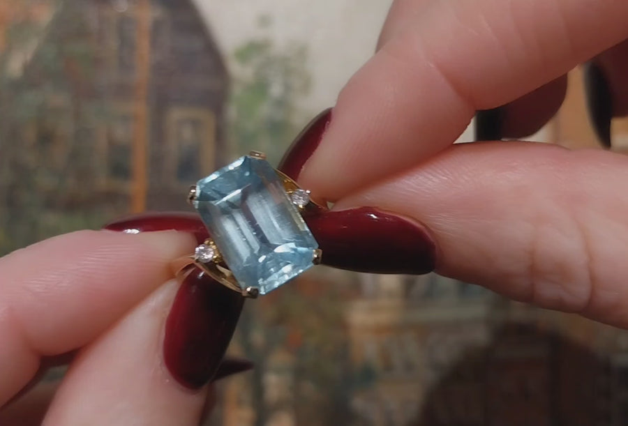 Aquamarine and diamond ring in 14 carat gold