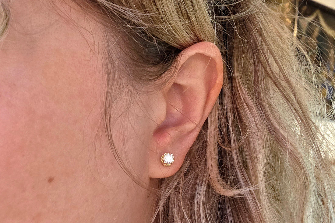 Vintage diamond studs in 14 carat gold