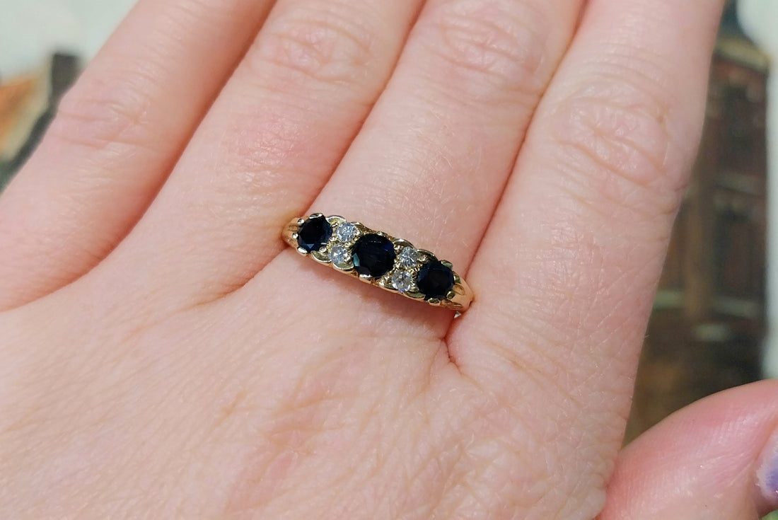 Sapphire and diamond ring in 18 carat gold