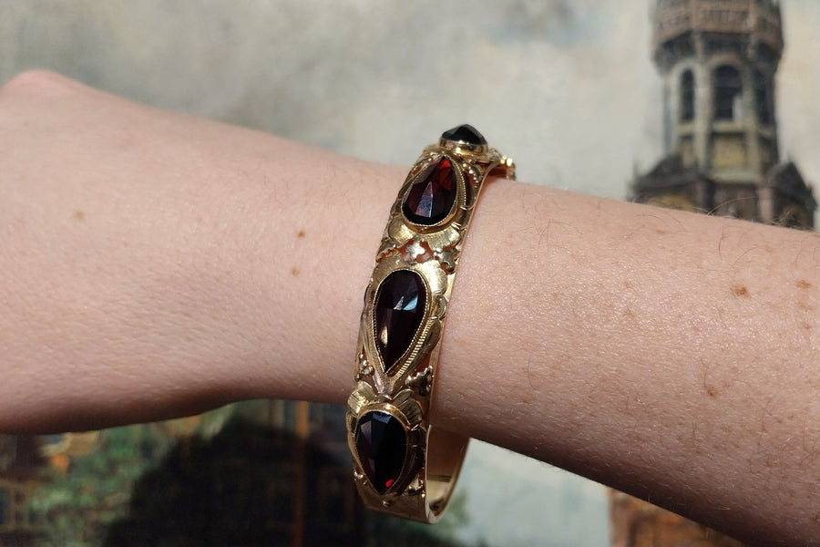 Vintage garnet bracelet in 14 carat gold-Bracelets-The Antique Ring Shop