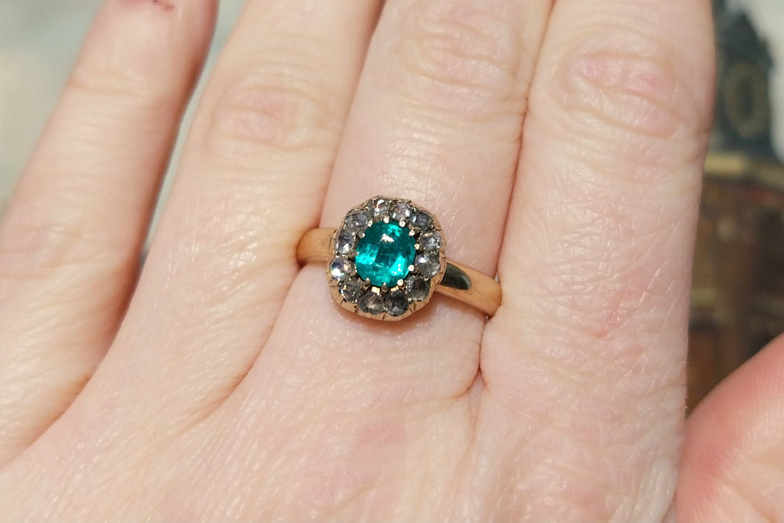 Emerald and rose diamond ring in 14 carat gold